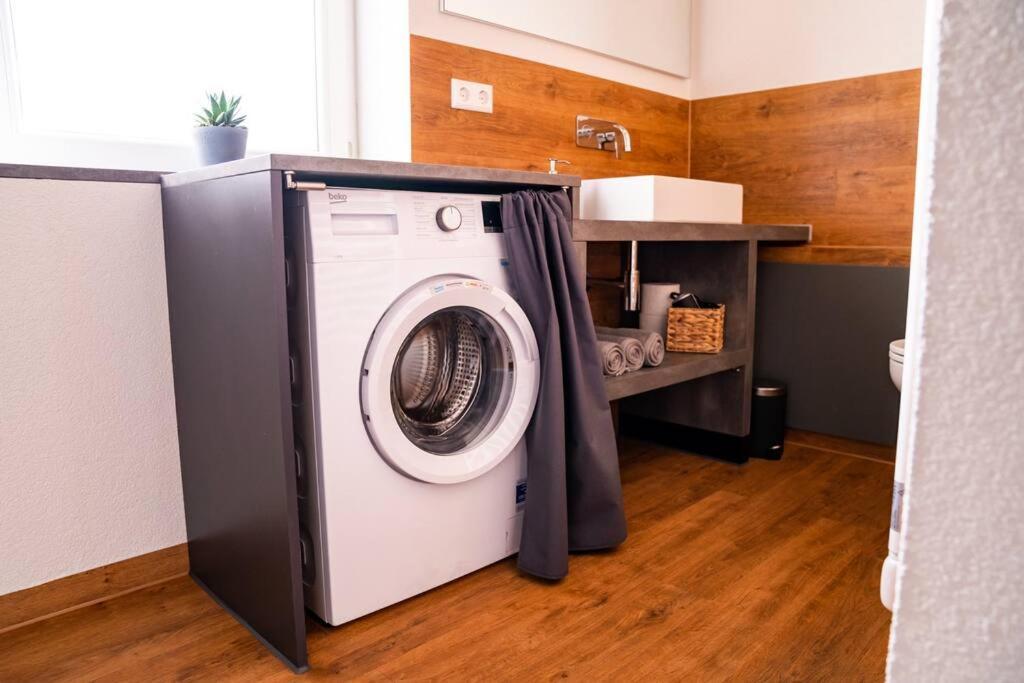 Neu Renoviertes Ferienhaus/Wohnunng Kleine Auszeit Sonnenbühl Екстериор снимка