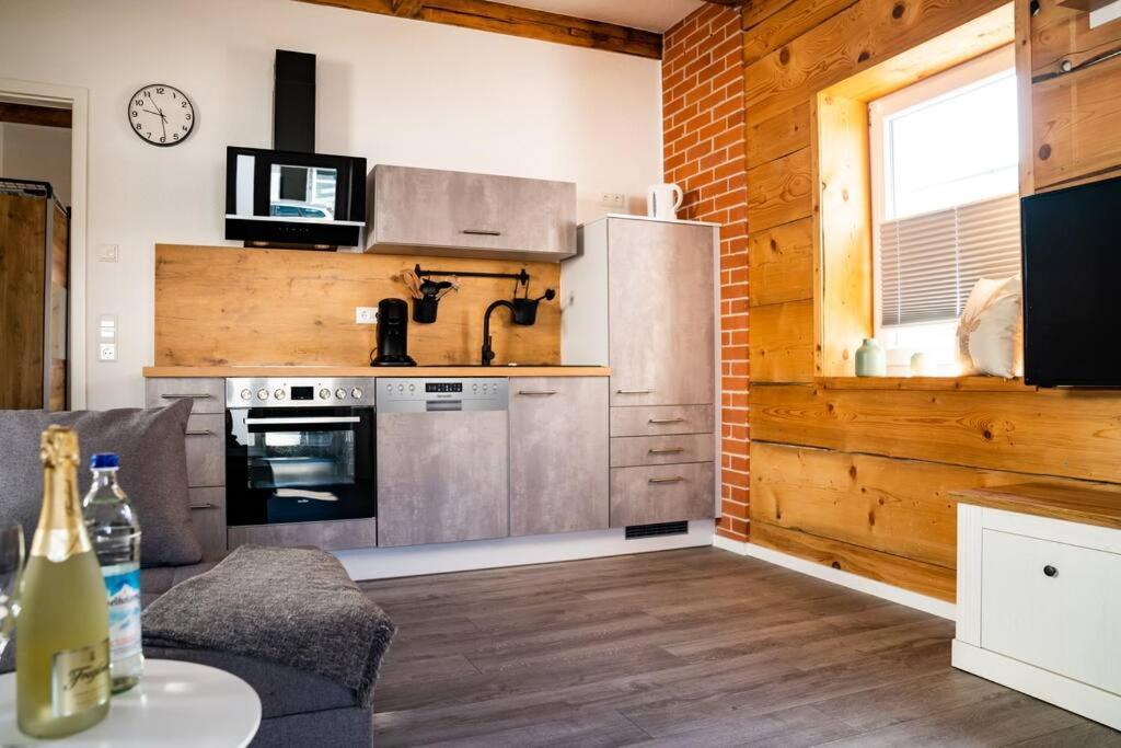 Neu Renoviertes Ferienhaus/Wohnunng Kleine Auszeit Sonnenbühl Екстериор снимка