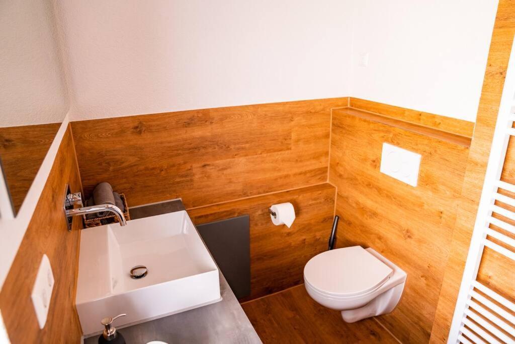 Neu Renoviertes Ferienhaus/Wohnunng Kleine Auszeit Sonnenbühl Екстериор снимка