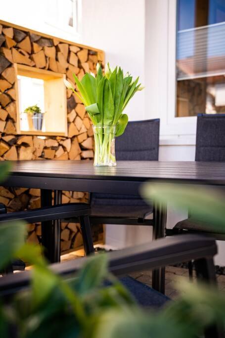 Neu Renoviertes Ferienhaus/Wohnunng Kleine Auszeit Sonnenbühl Екстериор снимка