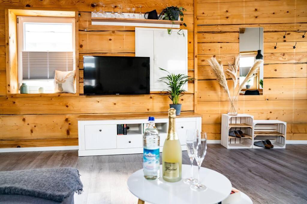 Neu Renoviertes Ferienhaus/Wohnunng Kleine Auszeit Sonnenbühl Екстериор снимка