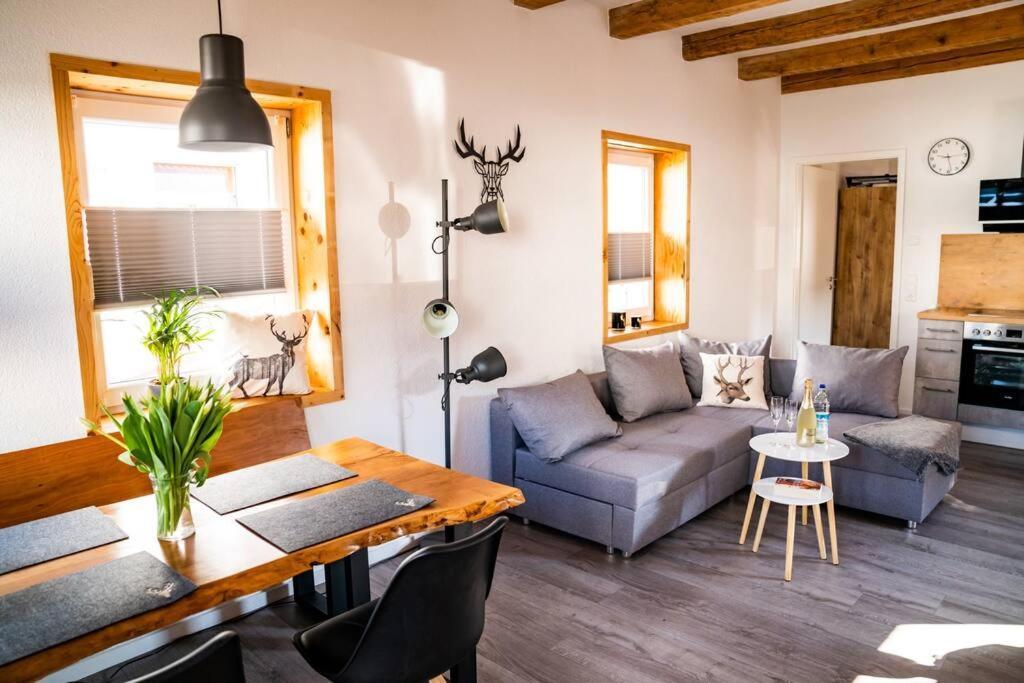 Neu Renoviertes Ferienhaus/Wohnunng Kleine Auszeit Sonnenbühl Екстериор снимка